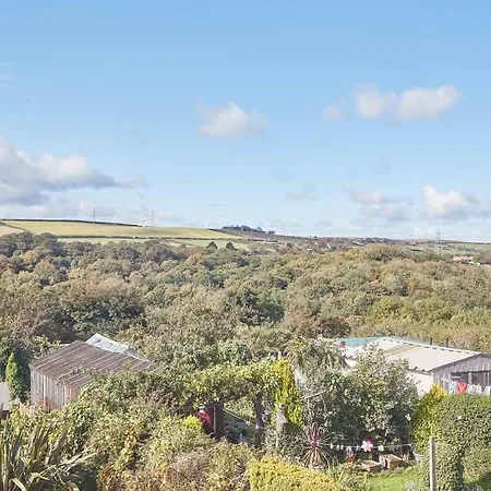 Дом отдыха Host & - Artist House *