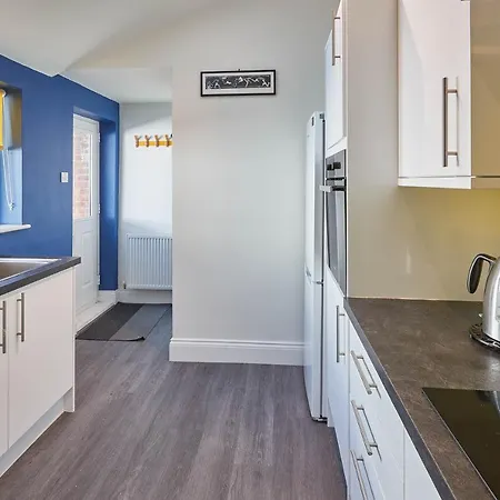 Host & - Artist House * Лофтус