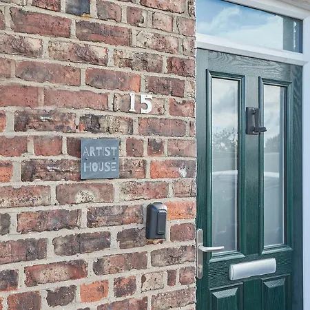 Дом отдыха Host & - Artist House Лофтус